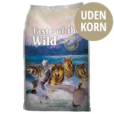 Taste of the Wild hundefoder, Wetlands Canine Formula with Roasted Fowl. Stor cirkel med teksten UDEN KORN. Tekst: A grain-free diet, Purified Water. Taste of the Wild hundefoder, Wetlands Canine Formula with Roasted Fowl. Stor cirkel med teksten UDEN KORN. Tekst: A grain-free diet, Purified Water.