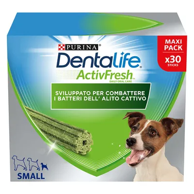 Purina Dentalife ActivFresh Maxi Pack x30 sticks, sviluppato per combattere i batteri dell’alito cattivo, SMALL, confezione con immagine di cane e stick verdi. Purina Dentalife ActivFresh Maxi Pack x30 sticks, sviluppato per combattere i batteri dell’alito cattivo, SMALL, confezione con immagine di cane e stick verdi.