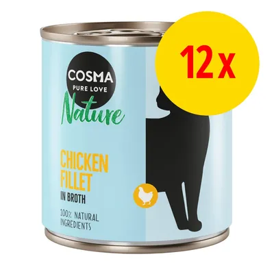 Cosma Pure Love Nature Chicken Fillet in Broth, 100% natural ingredients. Pakke med 12 dåser vist på lyseblå baggrund med sort kat og kyllingesymbol.