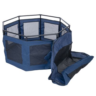 Achtseitiges Gehege aus blauem Stoff mit Netzfenstern und Metallrahmen, eine Seite geöffnet für Zugang.