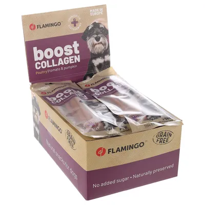 Boîte de snacks pour chiens FLAMINGO boost COLLAGEN, volaille, tomate et potiron, sans céréales, sans sucre ajouté, conservé naturellement. Texte en anglais sur l’emballage.