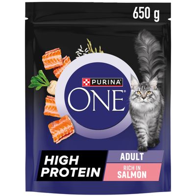 Purina ONE High Protein Adult, rich in salmon, 650 g. Packaging features salmon pieces and a cat.