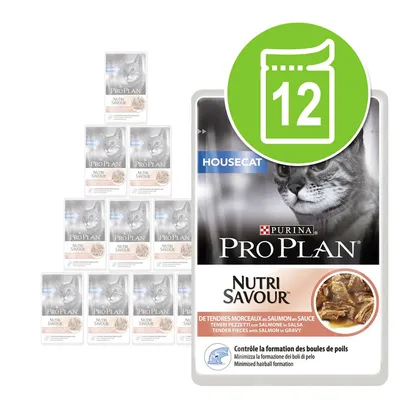 Lot de 12 sachets Purina Pro Plan Nutri Savour Housecat, tendres morceaux au saumon en sauce, contrôle la formation des boules de poils, visuel du produit et du packaging. Lot de 12 sachets Purina Pro Plan Nutri Savour Housecat, tendres morceaux au saumon en sauce, contrôle la formation des boules de poils, visuel du produit et du packaging.