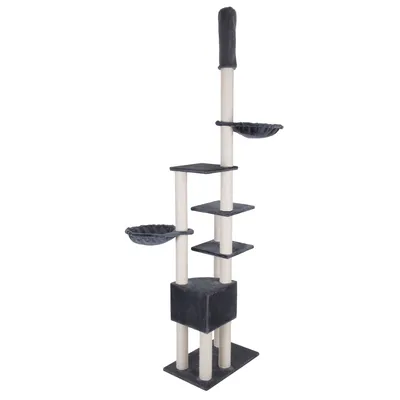 Kiipeilypuu, jossa useita harmaita tasoja, kaksi pyöreää lepotasoa ja alhaalla kuutio. Tolpat vaaleaa köysimateriaalia, ylhäällä pitkä pylväs. Kiipeilypuu, jossa useita harmaita tasoja, kaksi pyöreää lepotasoa ja alhaalla kuutio. Tolpat vaaleaa köysimateriaalia, ylhäällä pitkä pylväs.