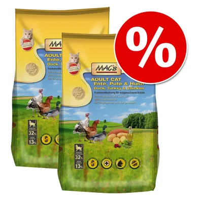 To poser MAC's Adult Cat tørfoder Ente, Pute & Huhn. Tekst: Duck, Turkey & Chicken, 32 % protein, 13 % råfedt, grain free. Stor rød procent-tegn viser tilbud.