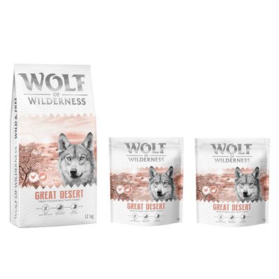 Wolf of Wilderness Logo. Hund springt über moosbedeckte Felsen in einem Wald.