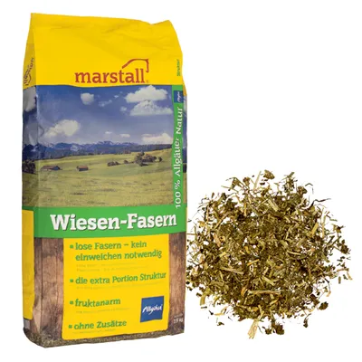 Sac marstall Wiesen-Fasern 15 kg, texte en allemand : 100 % Allgäuer-Natur, lose Fasern – kein einweichen notwendig, die extra Portion Struktur, fruktanarm, ohne Zusätze. Fibres visibles à côté.
