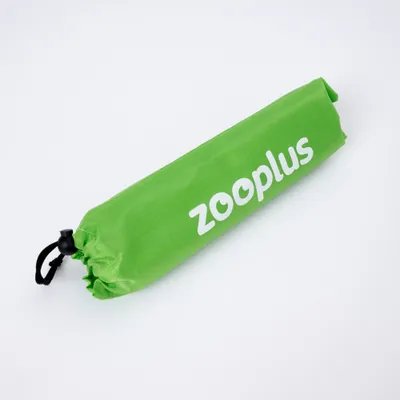 Green bag with drawstring and white zooplus lettering. Green bag with drawstring and white zooplus lettering.