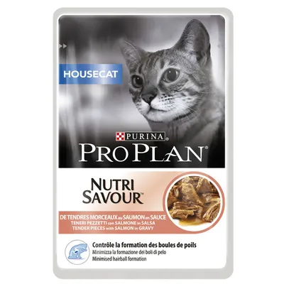 Purina Pro Plan Nutri Savour sisäkissoille, mureat palat lohta kastikkeessa. Vähentää karvapallojen muodostumista.