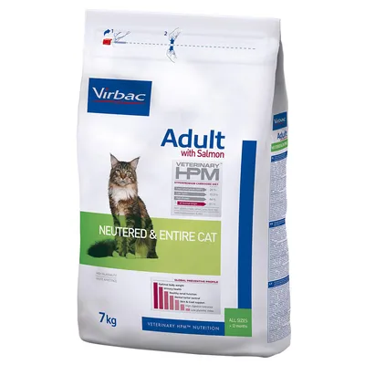 Корм для кошек Virbac Adult with Salmon, 7 кг. Видны надписи: NEUTERED & ENTIRE CAT, VETERINARY HPM, анализ состава: белки 35,5 %, жиры 12,5 %, шкала оценки с 4 критериями.