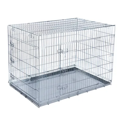 Cușcă metalică cu pereți din grilaj și tavă de bază detașabilă, formă dreptunghiulară, două uși cu mecanisme de închidere.