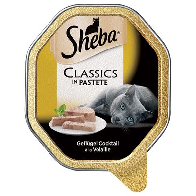 Sheba Classics in Pastete, Geflügel Cocktail à la Volaille. Billede af kat og stykker paté på hvid tallerken vises på emballagen.