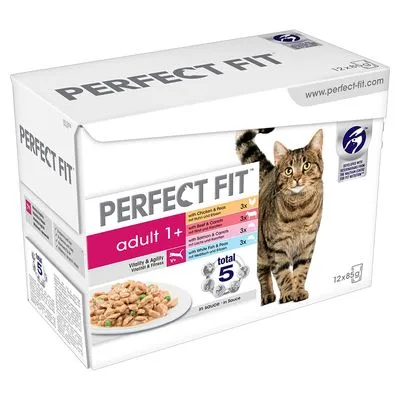 Perfect Fit adult 1+ kattenvoer, 12x85g. Smaken: kip & erwten, rund & wortel, zalm & courgette, witvis & groene bonen. Total 5 gezondheidsformule zichtbaar op verpakking.