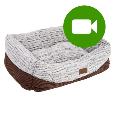 Przycisk odtwarzania filmu. Kliknij tutaj, aby obejrzeć wideo produktu – prostokątne legowisko z brązowym spodem i szarym materiałem na górze. Przycisk odtwarzania filmu. Kliknij tutaj, aby obejrzeć wideo produktu – prostokątne legowisko z brązowym spodem i szarym materiałem na górze.