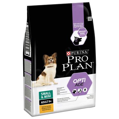 Confezione di crocchette Purina Pro Plan Opti Age per cani adulti small & mini 9+, ricco in pollo. Testo visibile: Bright Mind Nutrition, Small & Mini, Adult 9+, Ricco in pollo.