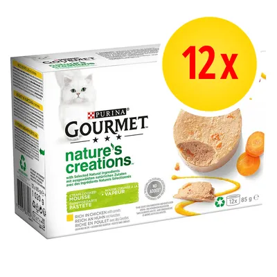 Caja de Purina Gourmet nature's creations mousse cocida al vapor con pollo y zanahorias, 12 x 85 g. Texto visible en inglés, alemán y francés. Imagen de mousse y rodajas de zanahoria.