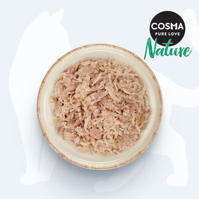 Cosma Pure Love Nature. Schüssel mit zerkleinertem Hühnerfleisch, natürliche Zutaten sichtbar.