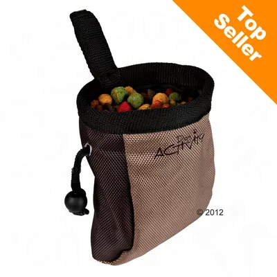 Borsetta in tessuto con chiusura a coulisse, contenente crocchette colorate. Testo visibile: Dog Activity. Angolo arancione con scritta Top Seller.
