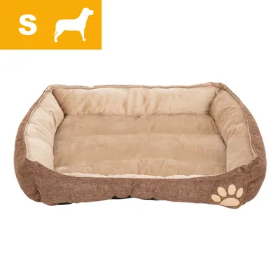 Rektangulær hundeseng i brun og beige stof med poteaftryk på siden. Størrelsesikon øverst til venstre: S og silhuet af hund.