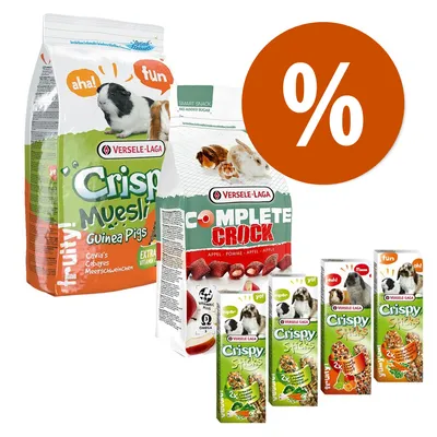 Confezioni di Versele-Laga: Crispy Muesli Guinea Pigs, Complete Crock mela e vari gusti di Crispy Sticks per cavie, con simbolo percentuale che indica offerta o sconto visibile.