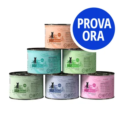 Scatolette di cibo per gatti catz finefood Classic in vari gusti e colori, con testo visibile 'PROVA ORA' su cerchio blu. Scatolette di cibo per gatti catz finefood Classic in vari gusti e colori, con testo visibile 'PROVA ORA' su cerchio blu.