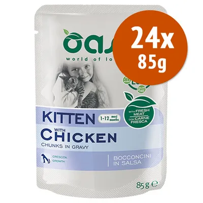 Confezione Oasy Kitten with Chicken bocconcini in salsa, 24x85g, per gattini 1–12 mesi, con carne fresca. Testo visibile: crescita, chunks in gravy, bocconcini in salsa.