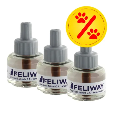 Lot de 3 recharges Feliway Ceva Santé Animale S.A., flacons transparents avec bouchon gris, pastille jaune avec symbole pourcentage et pattes rouges visible en haut à droite. Lot de 3 recharges Feliway Ceva Santé Animale S.A., flacons transparents avec bouchon gris, pastille jaune avec symbole pourcentage et pattes rouges visible en haut à droite.
