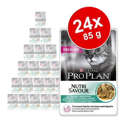 Pack de 24 sobres de 85 g de comida para gatos Purina Pro Plan Nutri Savour Delicate, trozos de pescado del océano en salsa. Texto visible en francés e inglés sobre salud digestiva.