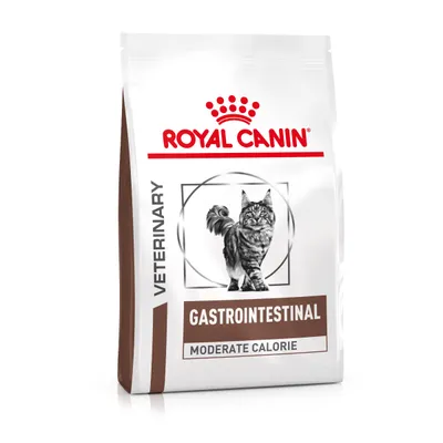 Упаковка корма Royal Canin Veterinary Gastrointestinal Moderate Calorie с изображением кошки. Видны надписи: VETERINARY, GASTROINTESTINAL, MODERATE CALORIE.