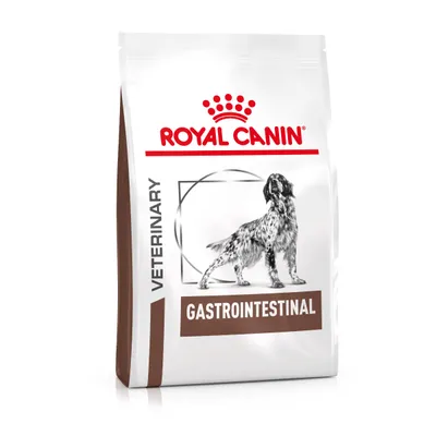 Royal Canin Veterinary Gastrointestinal -koiranruokapakkaus, valkoinen pussi, jossa koiran kuva ja tekstit VETERINARY sekä GASTROINTESTINAL näkyvissä. Royal Canin Veterinary Gastrointestinal -koiranruokapakkaus, valkoinen pussi, jossa koiran kuva ja tekstit VETERINARY sekä GASTROINTESTINAL näkyvissä.