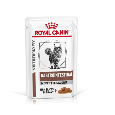 Royal Canin Veterinary Gastrointestinal Moderate Calorie, thin slices in gravy. Imagen de un gato en el envase.