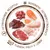 Testo in tedesco: Getreidefreie Rezeptur, Schonend Gefriergetrocknet, 100% Fleisch, Fisch & Leber. Immagini di carne cruda, pesce e fegato disposti su sfondo bianco.