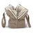 Sac de transport beige pour animaux, intérieur doublé en tissu polaire, fermeture éclair sur le dessus, deux anses visibles. Aucun logo ou texte apparent.