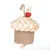 Παιχνίδι σε σχήμα cupcake από πλεγμένο φυσικό υλικό με κόκκινη μπάλα και κορδόνι.