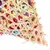 Jouet en osier tressé rempli de bandes de papier colorées, matériaux visibles : bois et papier. Aucun texte ou marque visible.