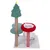 Kratzbaum mit Weihnachtsbaum-Design, rotem Schlafbereich und gestreifter Säule auf weisser Basis.
