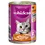 Whiskas hrana za mačke v terini s perutnino, 100% okus, kakovostne sestavine, reciklirana embalaža. Prikazana: siva mačka in hrana na krožniku.