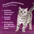 Texte en allemand : Unwiderstehliches Aroma, Köstliche Geschmackserlebnisse, Gesunde Vitalität, Deckt 100% des täglichen Bedarfs deiner Katze. Chat gris tigré sur fond violet.