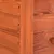 Detalle de esquina de estructura de madera con vetas visibles. Material: madera. Detalle de esquina de estructura de madera con vetas visibles. Material: madera.