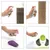 Spray Catit montré en utilisation sur griffoir en carton, poteau à griffer en corde, jouet en tissu violet et accessoire pour chat Catit. Étiquette Catit visible sur le flacon et l’accessoire.