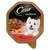 Cesar Landküche mit Rind, Pasta und Karotten in köstlicher Sauce. Verpackung zeigt einen weissen Hund und eine Schüssel mit Zutaten.