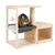 Katzenmöbel aus Holz mit Kratzsäule, Hängematte und Spielball. Katze sitzt in der Hängematte.