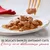 Texte visible : De délicats émincés lentement cuits dans une délicieuse sauce. Morceaux de viande en sauce sur une assiette blanche, pris avec des baguettes en bois.
