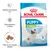 ROYAL CANIN PUPPY X-SMALL 2–10 months, système immunitaire fort, développement cérébral, taille de la croquette adaptée, sachet avec chiot illustré, stage 3