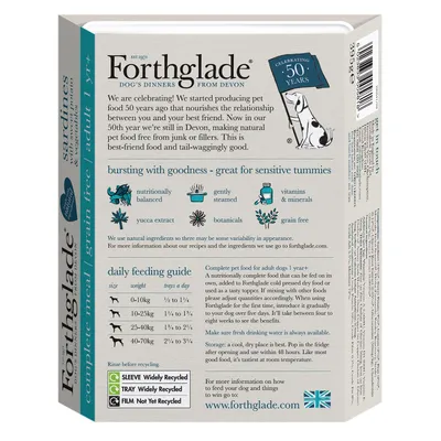 Forthglade pet food packaging showing features: nutritionally balanced, gently steamed, vitamins and minerals, yucca extract, botanicals, grain free. Includes daily feeding guide by weight.