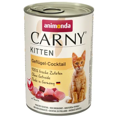 Animonda Carny Kitten Geflügel-Cocktail, 100% frische Zutaten, Ohne Getreide, Made in Germany. Kuvassa kissanpentu ja lihapaloja. Säilyketölkki.