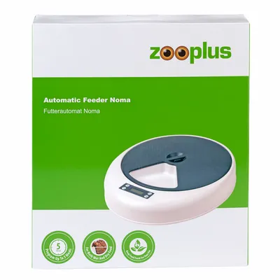 Zooplus Futterautomat Noma. Automatische voeding voor maximaal 5 maaltijden, geschikt voor nat- en droogvoer, houdt voer vers. Productafbeelding op groene achtergrond.