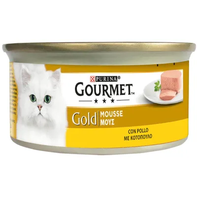Purina Gourmet Gold Mousse с курицей, корм для кошек в жестяной банке, жёлтый дизайн с белой кошкой и изображением мусса на тарелке.