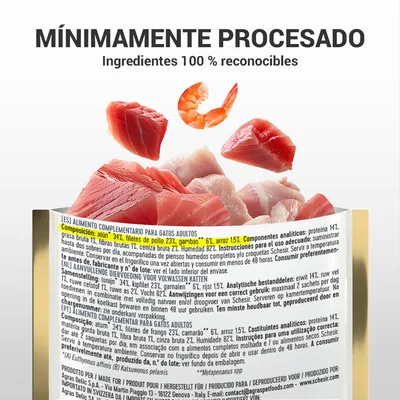 Texto: 'Mínimamente procesado. Ingredientes 100 % reconocibles'. Lata abierta con trozos de atún, pollo y gambas. Etiqueta muestra composición: atún 34 %, pollo 23 %, gambas 6 %, arroz 15 %.