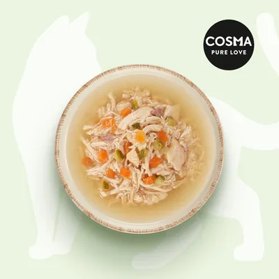 Cosma Pure Love felirat, tálban leveses állagú étel zöldség- és húsdarabokkal látható.